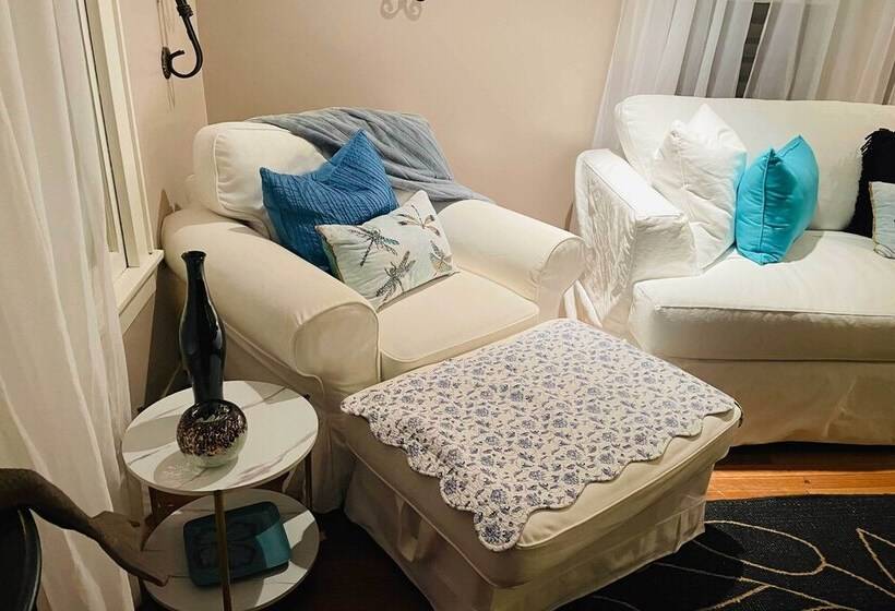 Pet Friendly Galveston Bungalow, 1/2 Mi To Beach!