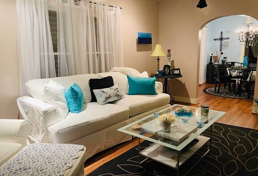 Pet Friendly Galveston Bungalow, 1/2 Mi To Beach!