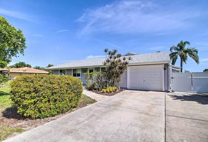Pet Friendly Sebastian Home On Lake; Golf Nearby