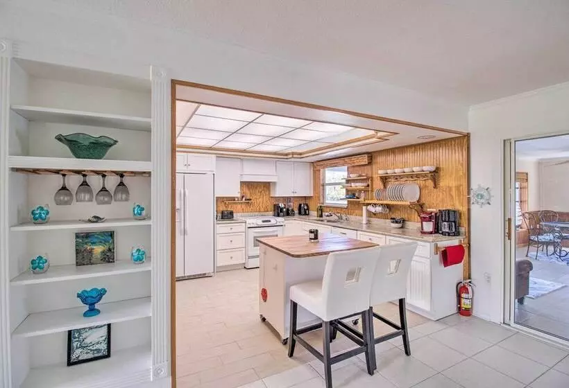 Pet Friendly Sebastian Home On Lake; Golf Nearby