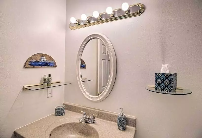 Pet Friendly Sebastian Home On Lake; Golf Nearby