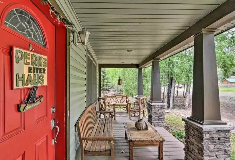 Riverfront Lake City Home W/ Fire Pit, Deck & Bbq!