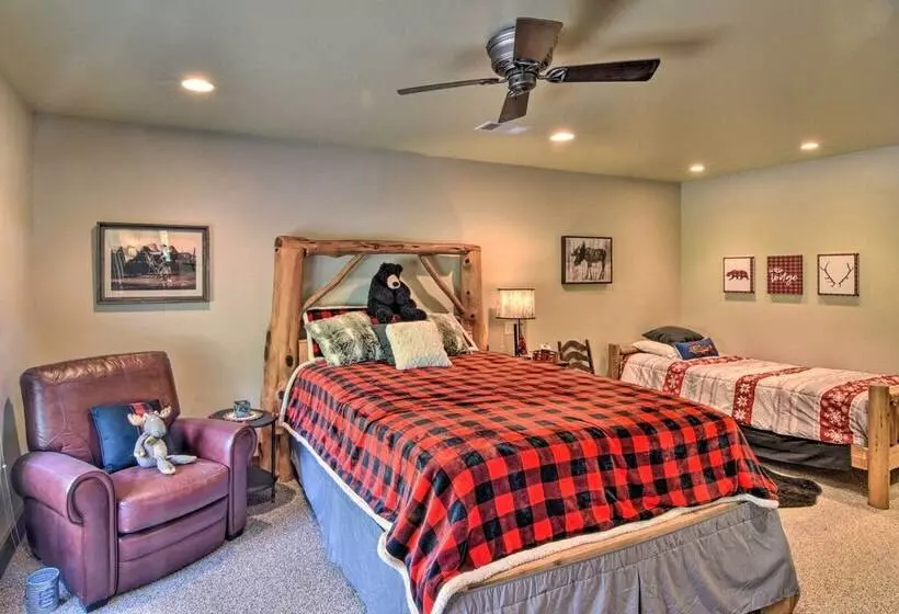 Riverfront Lake City Home W/ Fire Pit, Deck & Bbq!