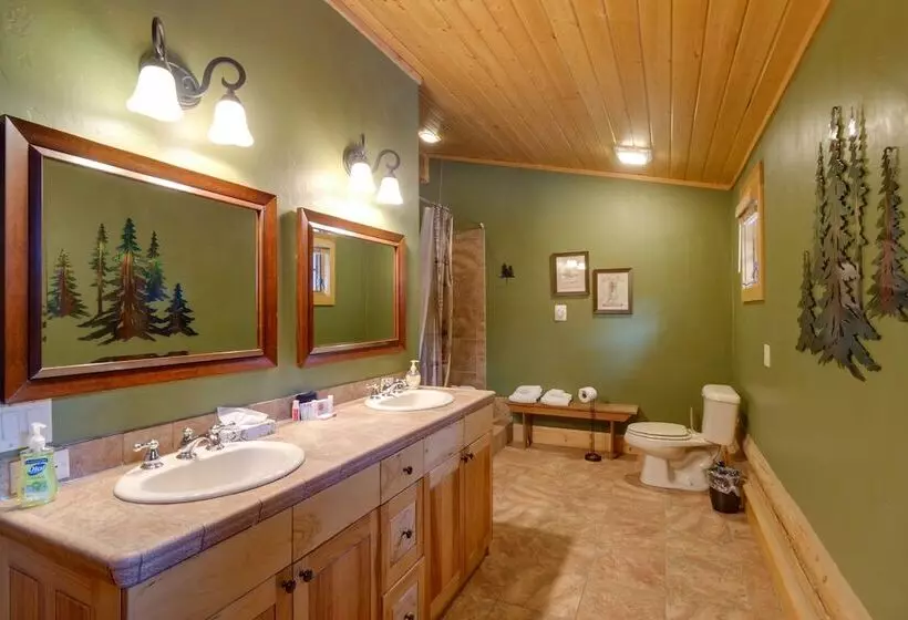 Rustic Cabin W/ Hot Tub & Deck In Breckenridge