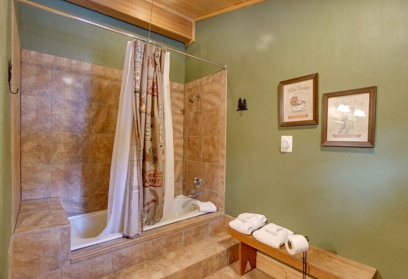 Rustic Cabin W/ Hot Tub & Deck In Breckenridge