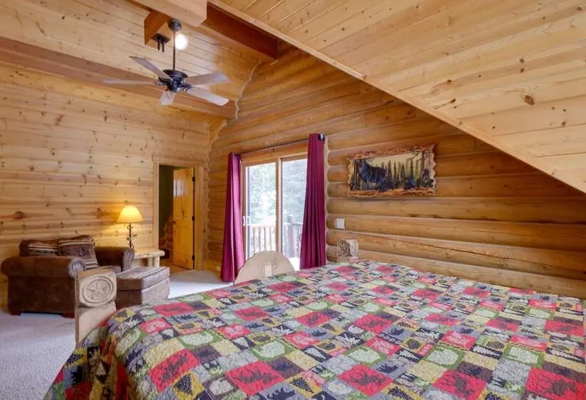 Rustic Cabin W/ Hot Tub & Deck In Breckenridge