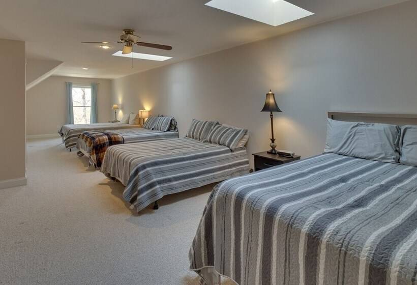 Secluded Flippin Home < 2 Mi To White River!