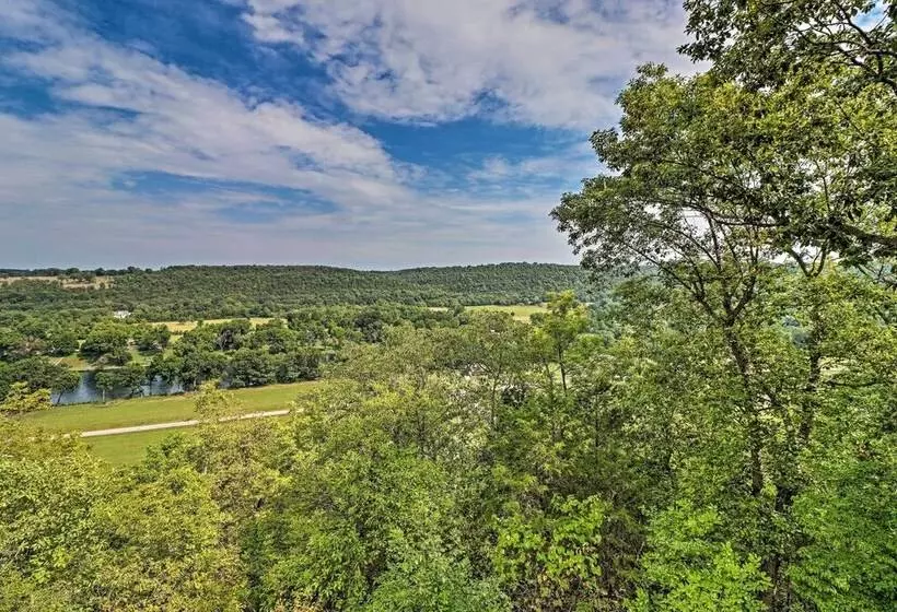 Secluded Flippin Home < 2 Mi To White River!