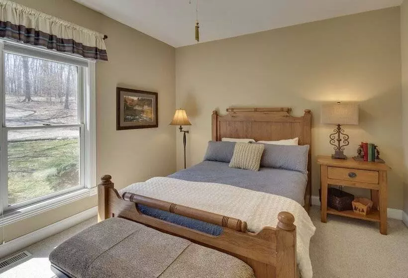 Secluded Flippin Home < 2 Mi To White River!