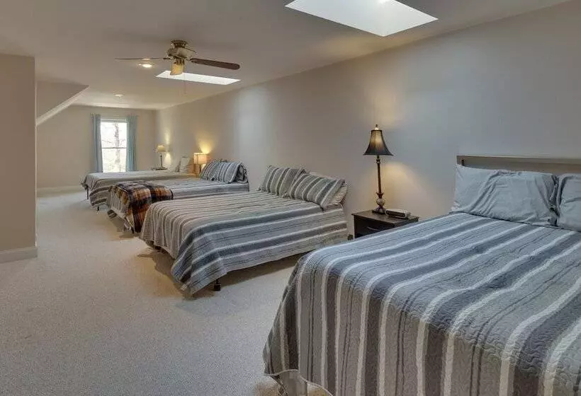 Secluded Flippin Home < 2 Mi To White River!