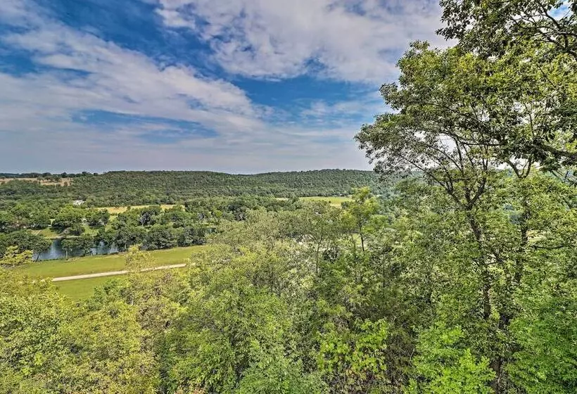 Secluded Flippin Home < 2 Mi To White River!