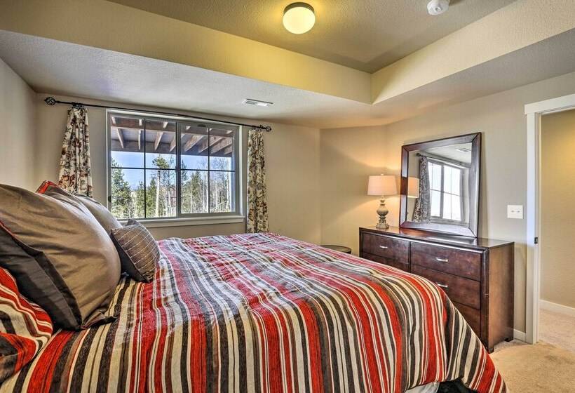 Ski In/out Granby Home W/ Gas Grill & Fire Pit!