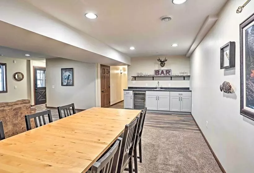 Spacious Luxury Cabin W/deck & Dock On Bone Lake