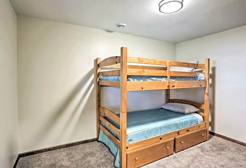 Spacious Luxury Cabin W/deck & Dock On Bone Lake