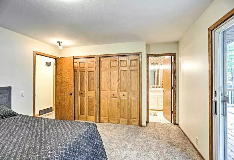 Spacious Luxury Cabin W/deck & Dock On Bone Lake