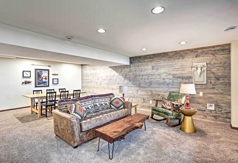 Spacious Luxury Cabin W/deck & Dock On Bone Lake