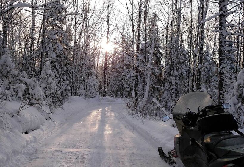 Spacious Luxury Cabin W/deck & Dock On Bone Lake