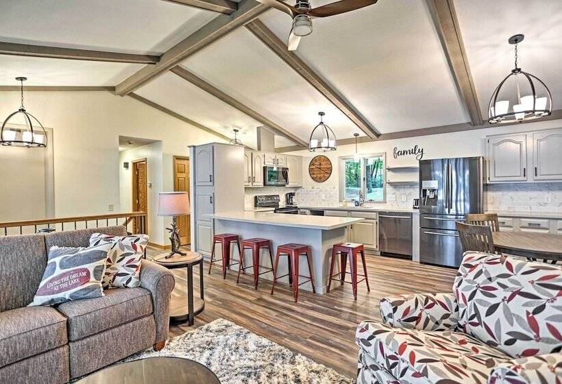 Spacious Luxury Cabin W/deck & Dock On Bone Lake