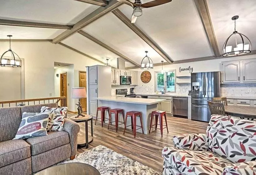 Spacious Luxury Cabin W/deck & Dock On Bone Lake