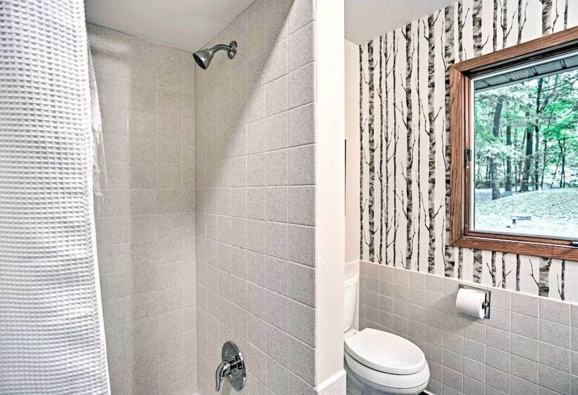 Spacious Luxury Cabin W/deck & Dock On Bone Lake