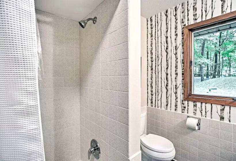 Spacious Luxury Cabin W/deck & Dock On Bone Lake