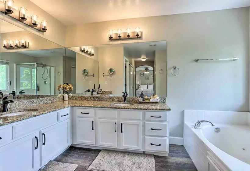 Easy Access To Dtwn Denver: Spacious Thornton Home