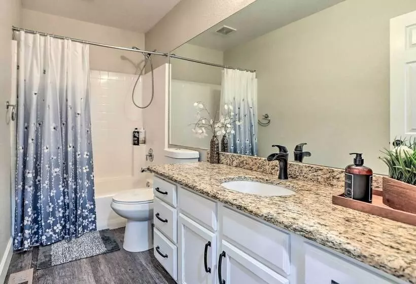 Easy Access To Dtwn Denver: Spacious Thornton Home