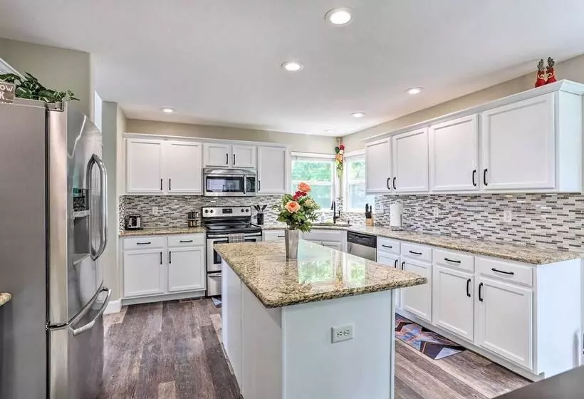 Easy Access To Dtwn Denver: Spacious Thornton Home