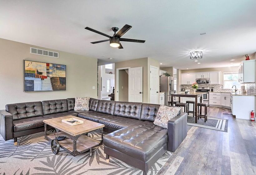 Easy Access To Dtwn Denver: Spacious Thornton Home