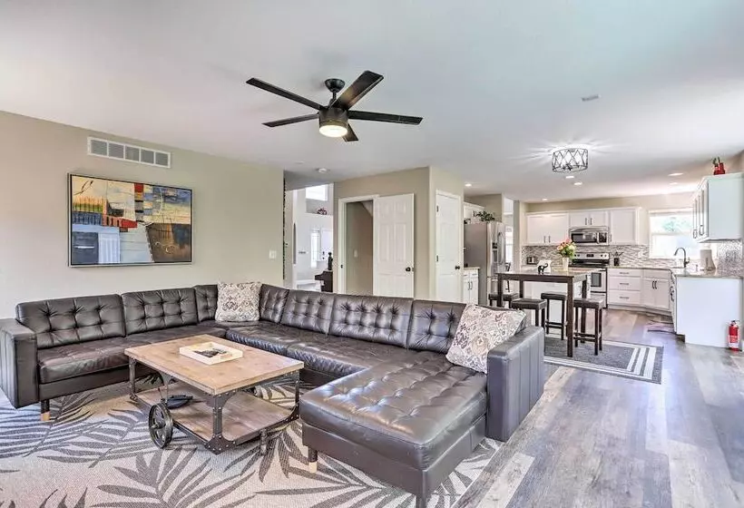 Easy Access To Dtwn Denver: Spacious Thornton Home