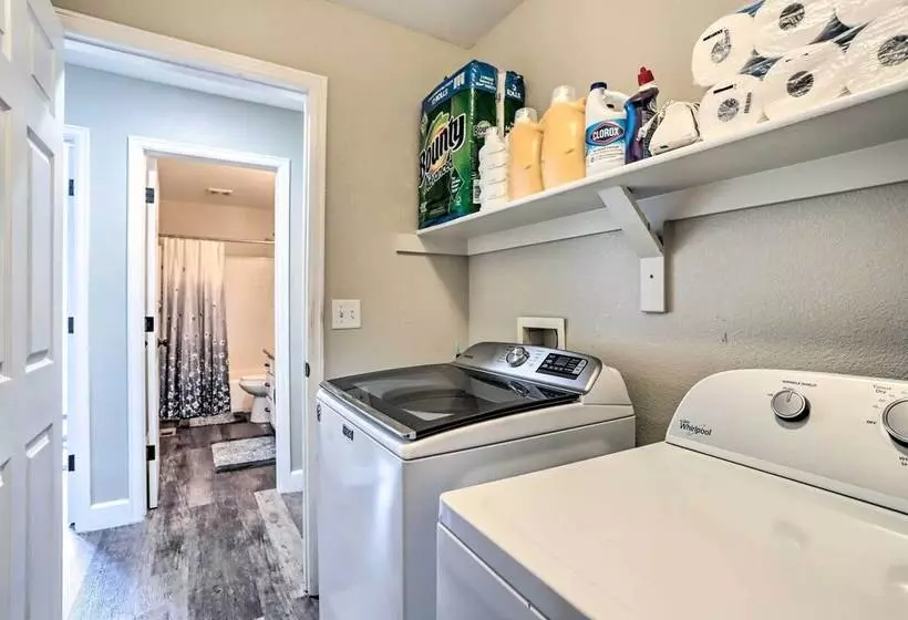 Easy Access To Dtwn Denver: Spacious Thornton Home