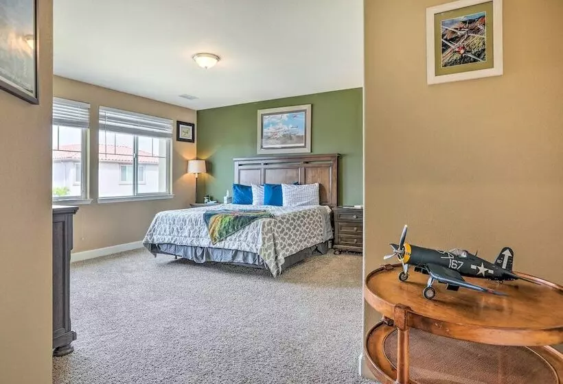 Sparks Home W/ Air Racing Decor + Hot Tub!