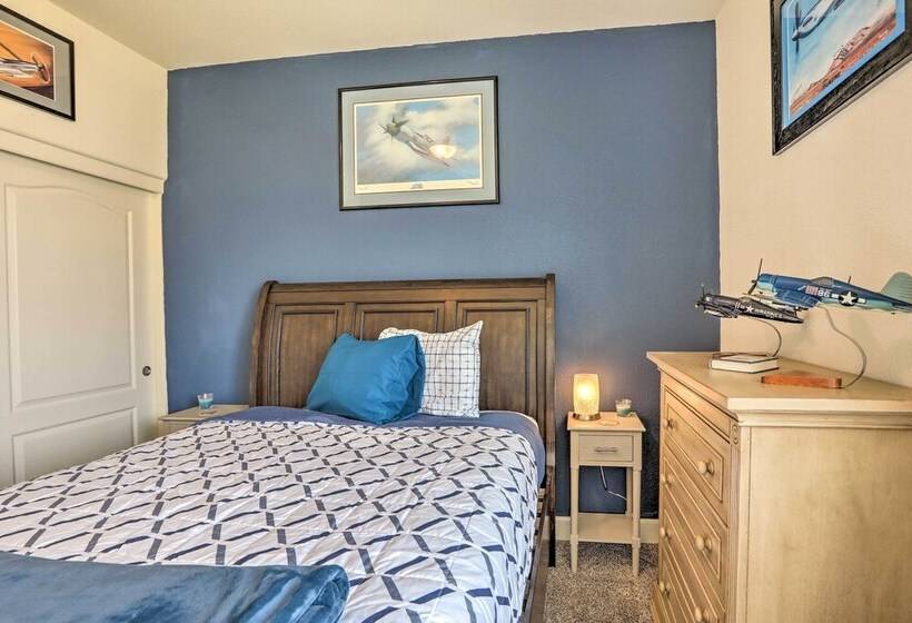 Sparks Home W/ Air Racing Decor + Hot Tub!