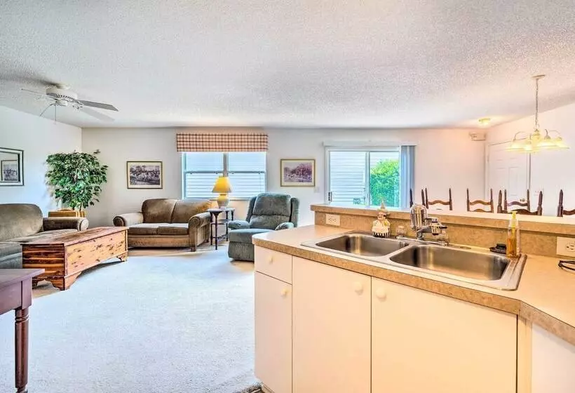 Sunny Home In The Villages W/ Lanai & Pool Access!