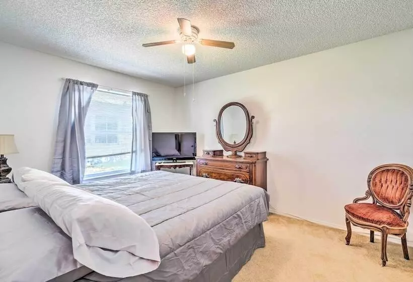 Sunny Home In The Villages W/ Lanai & Pool Access!