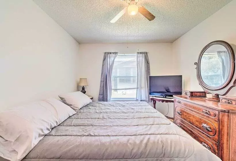 Sunny Home In The Villages W/ Lanai & Pool Access!