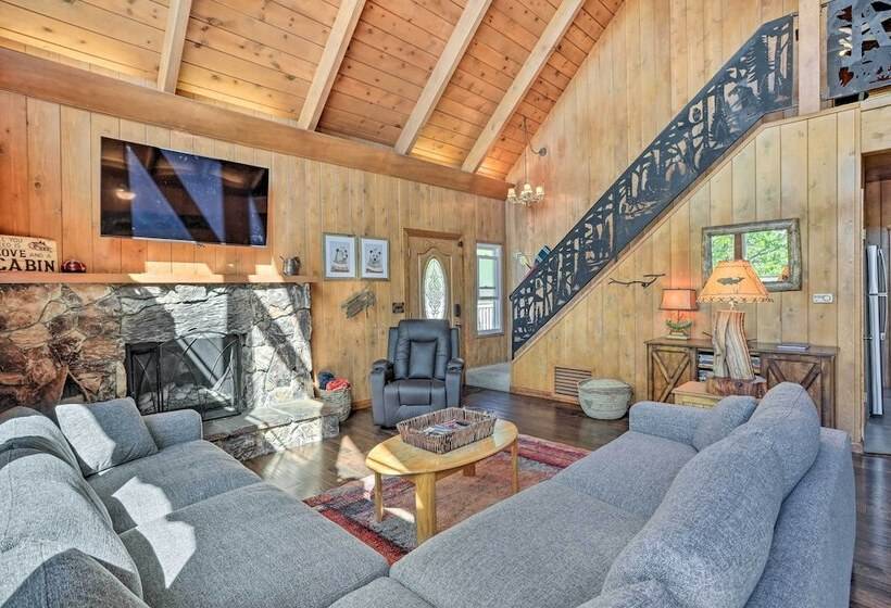 Tree Lined Lake Arrowhead Cabin, Near Trails!