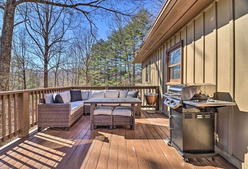 Treetop Sanctuary W/ Long Range Mountain View