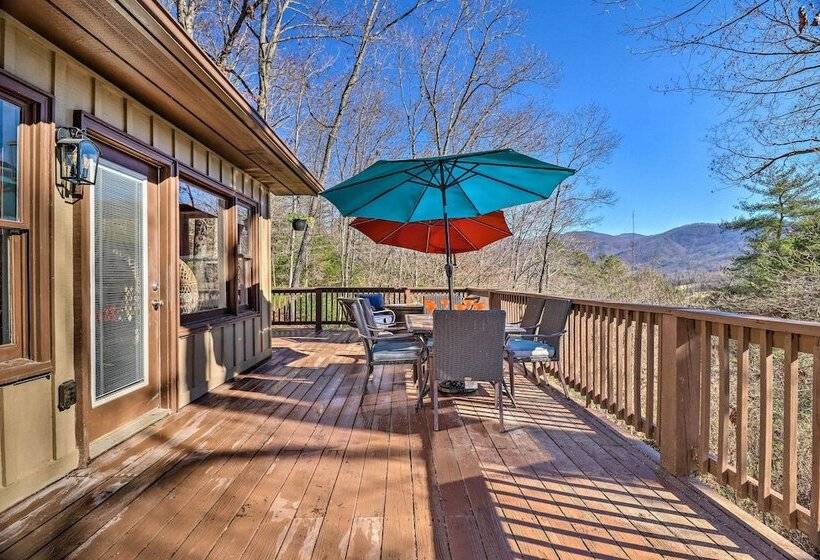 Treetop Sanctuary W/ Long Range Mountain View