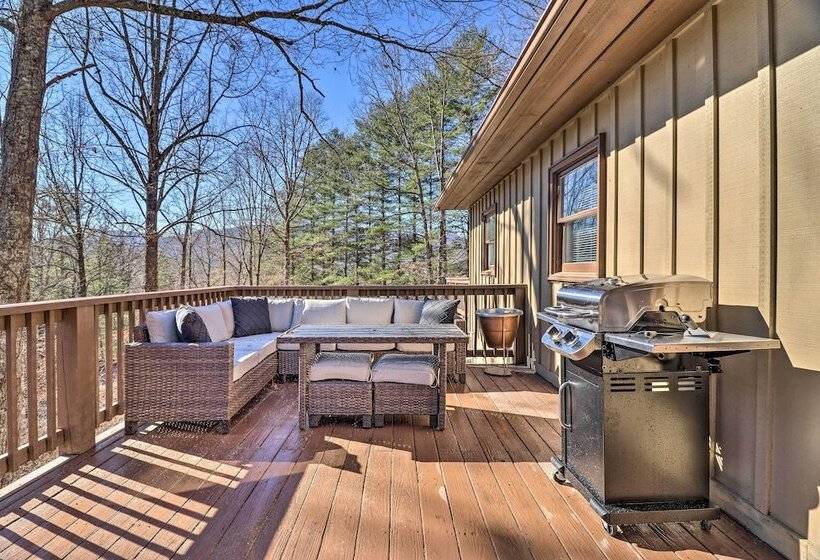 Treetop Sanctuary W/ Long Range Mountain View