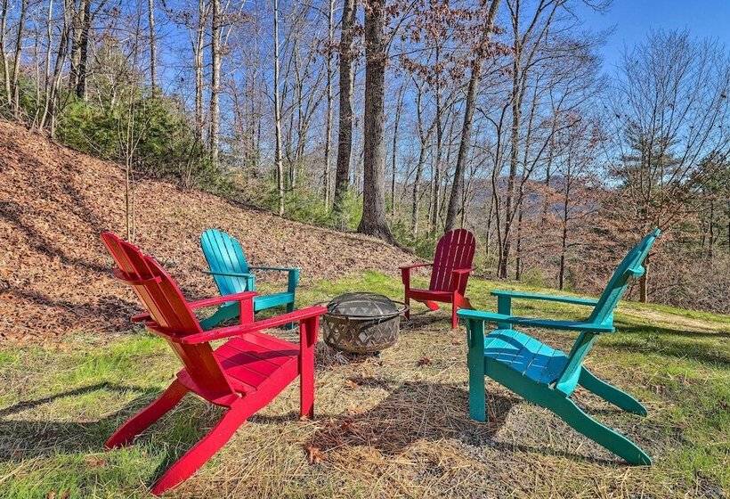 Treetop Sanctuary W/ Long Range Mountain View