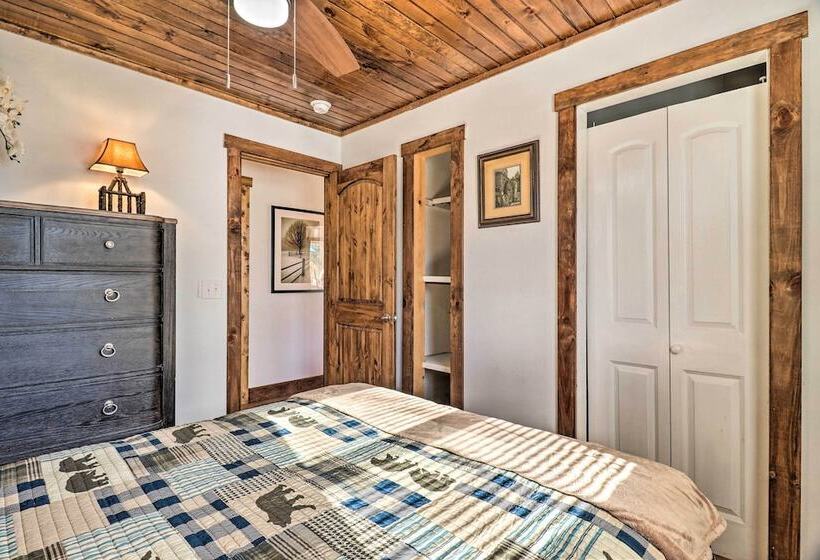 Treetop Sanctuary W/ Long Range Mountain View