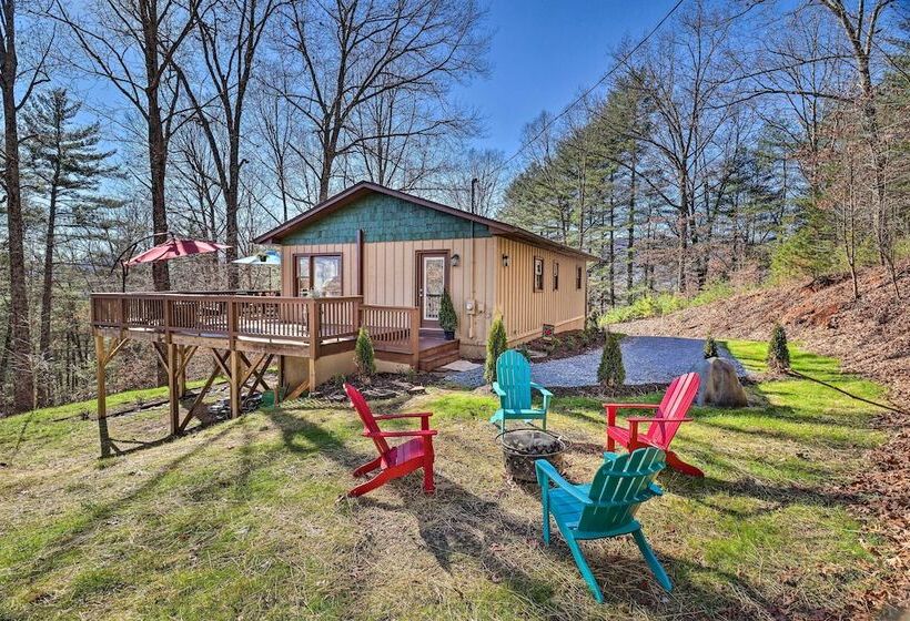 Treetop Sanctuary W/ Long Range Mountain View