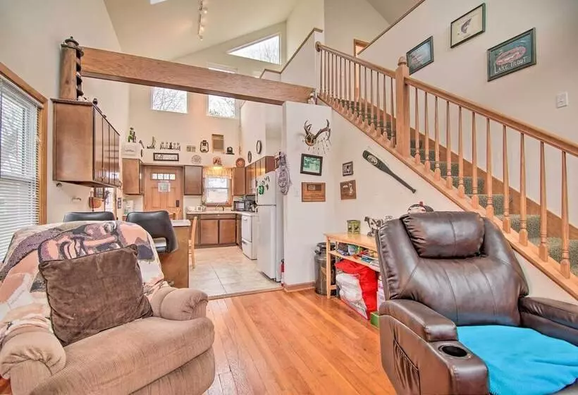 Twin Lakes Home   Walk To Lake Elizabeth!