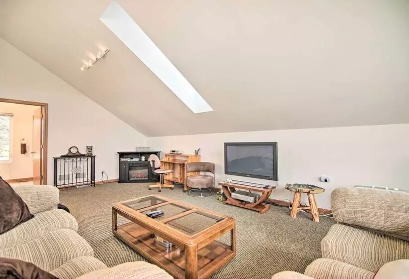 Twin Lakes Home   Walk To Lake Elizabeth!