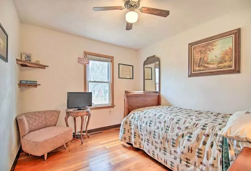 Twin Lakes Home   Walk To Lake Elizabeth!