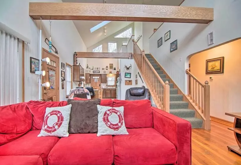 Twin Lakes Home   Walk To Lake Elizabeth!