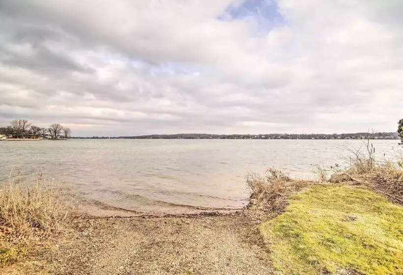 Twin Lakes Home   Walk To Lake Elizabeth!