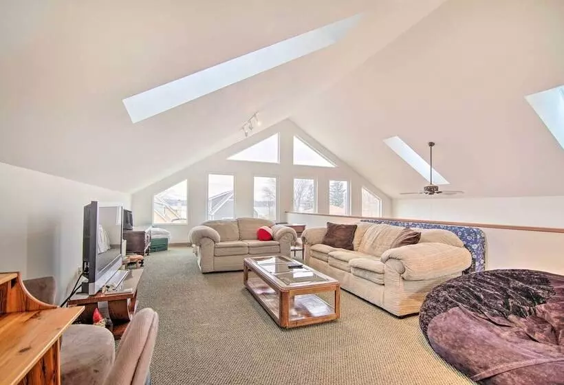 Twin Lakes Home   Walk To Lake Elizabeth!