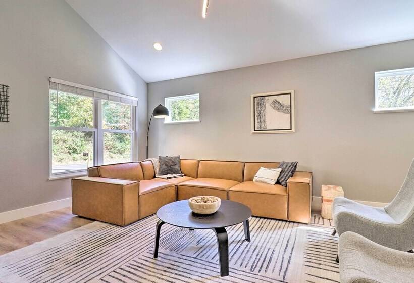 Chic Spacious Avl Oasis W/ Hot Tub & Fire Pit